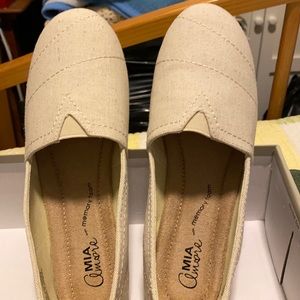 Mia Amore flats